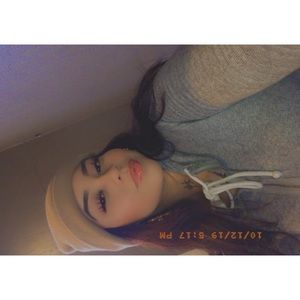 Meet your Posher, Cassandra